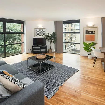 Superfast Broadband 2Bd City Flat Farringdon